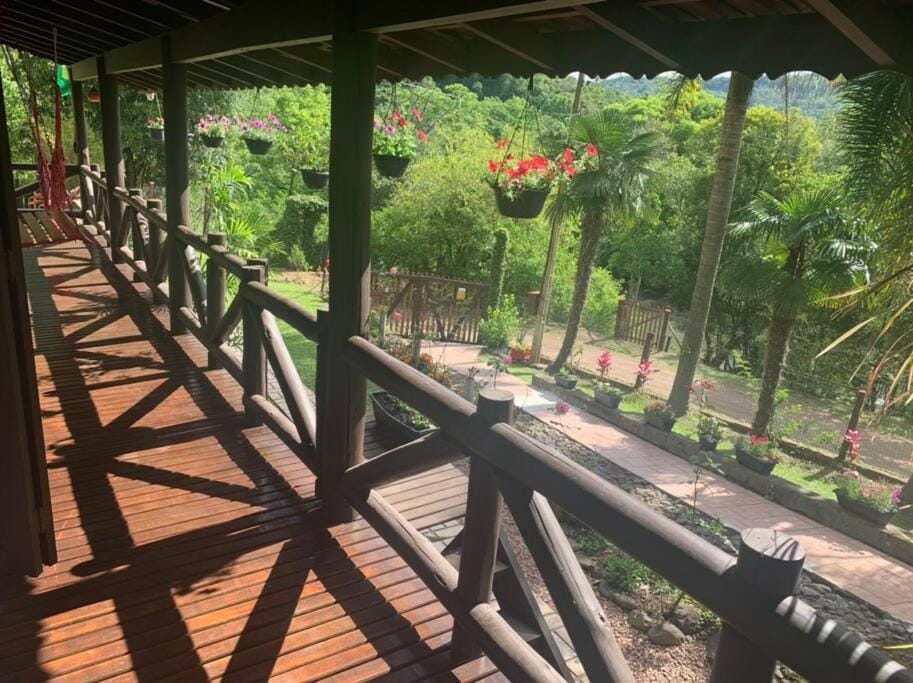 Sítio em área rural, ao pé da Serra Gaúcha. Chalet in State of Rio Grande do Sul