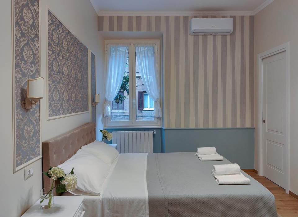 Bed, Photo of the whole room, Bedroom, internet, towels, air conditioner