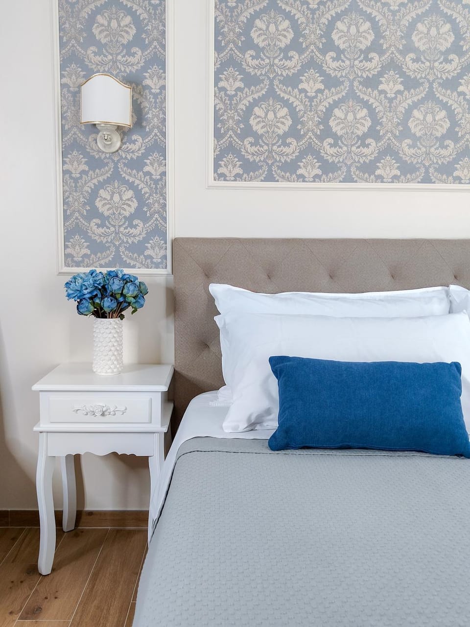 Decorative detail, Bedroom, towels