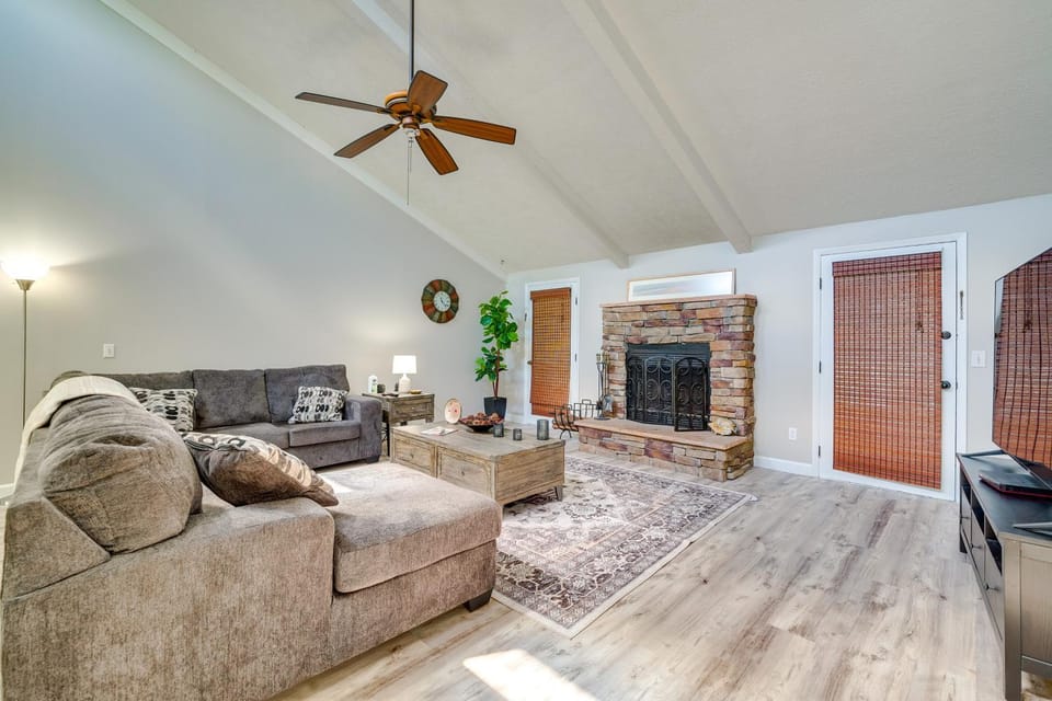 Sunny Ocala Oasis w/ Grill: Near National Forest! House in Ocala