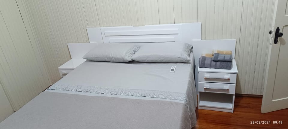 Bed, Photo of the whole room, Bedroom, towels, air conditioner