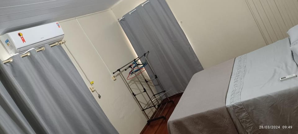 Bed, Photo of the whole room, Bedroom, air conditioner