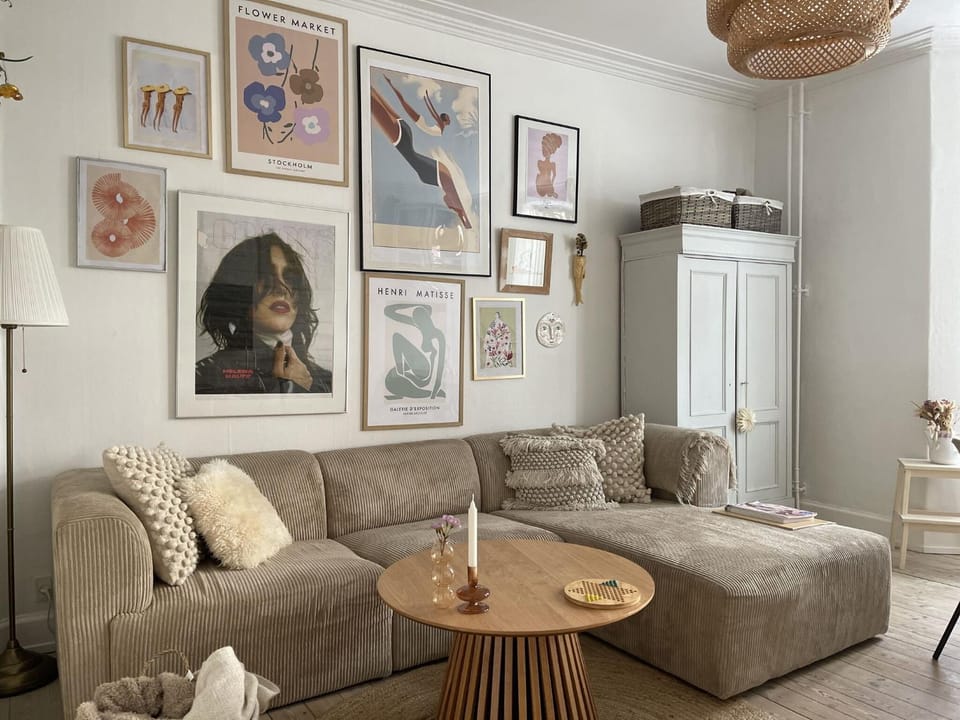 Living room, Dining area
