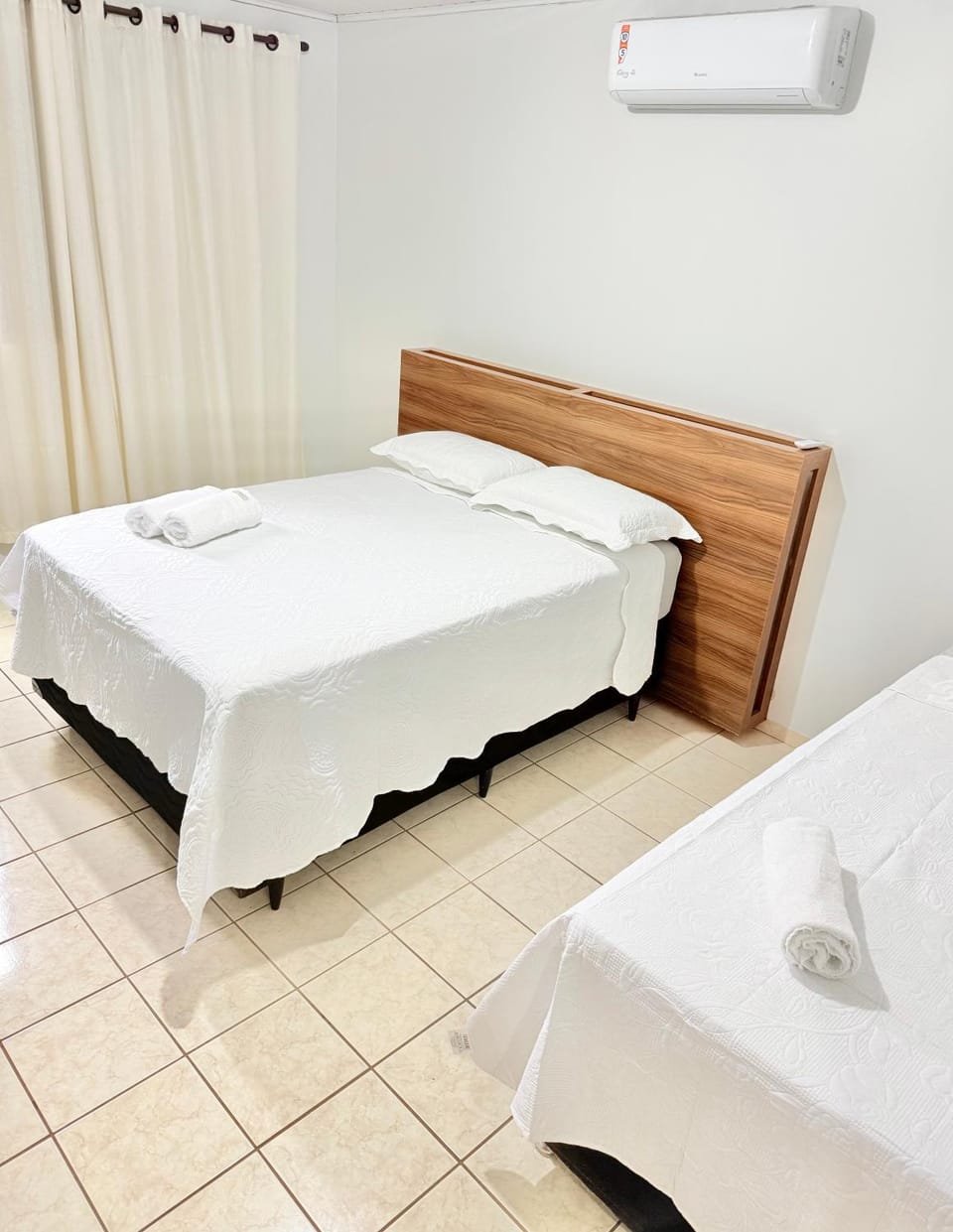 Bed, Bedroom, air conditioner