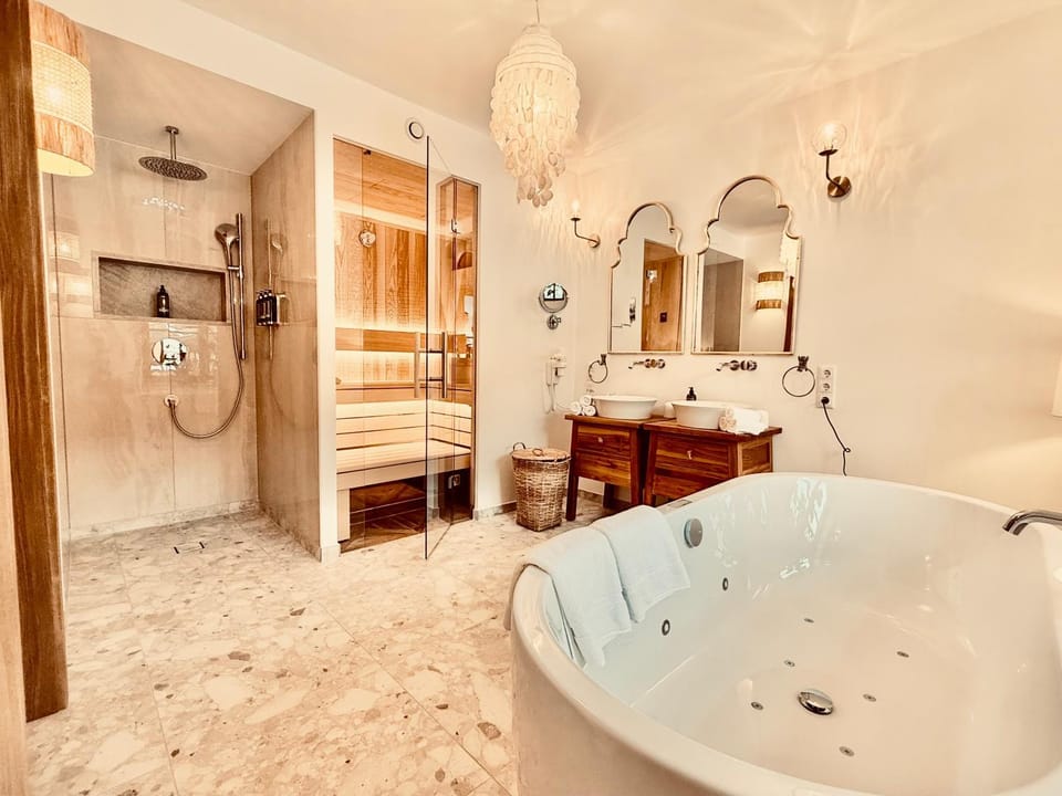 Shower, Sauna, Bath