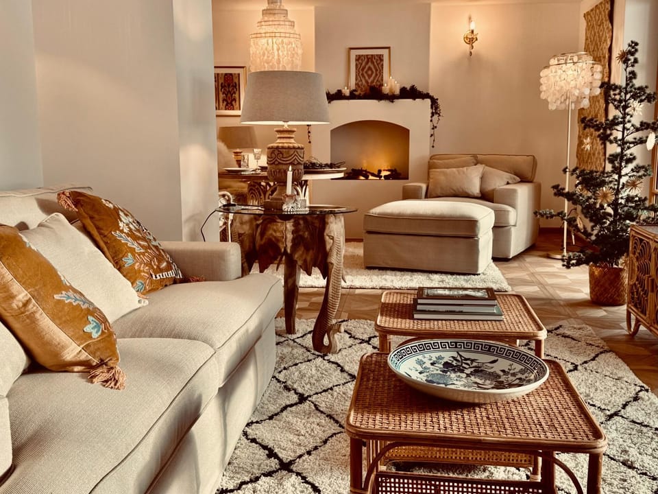 Living room, Photo of the whole room