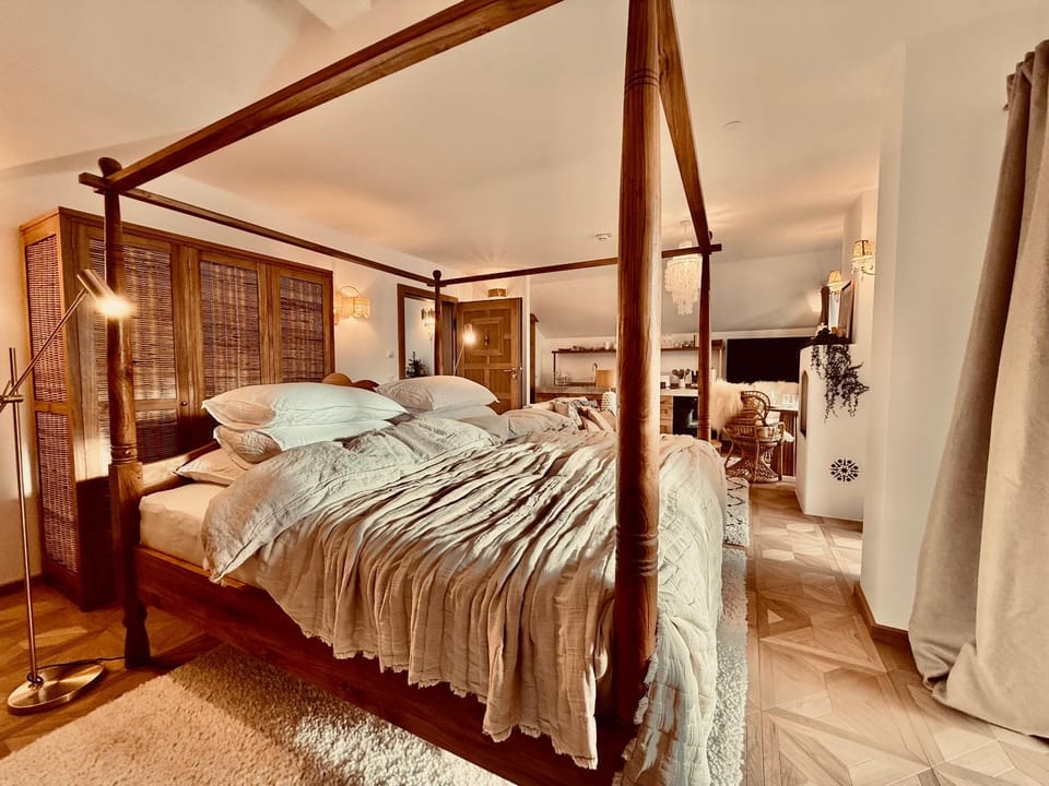 Bed, Photo of the whole room, Bedroom, wardrobe