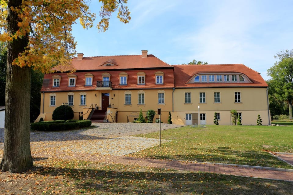 Property building, Facade/entrance, Street view
