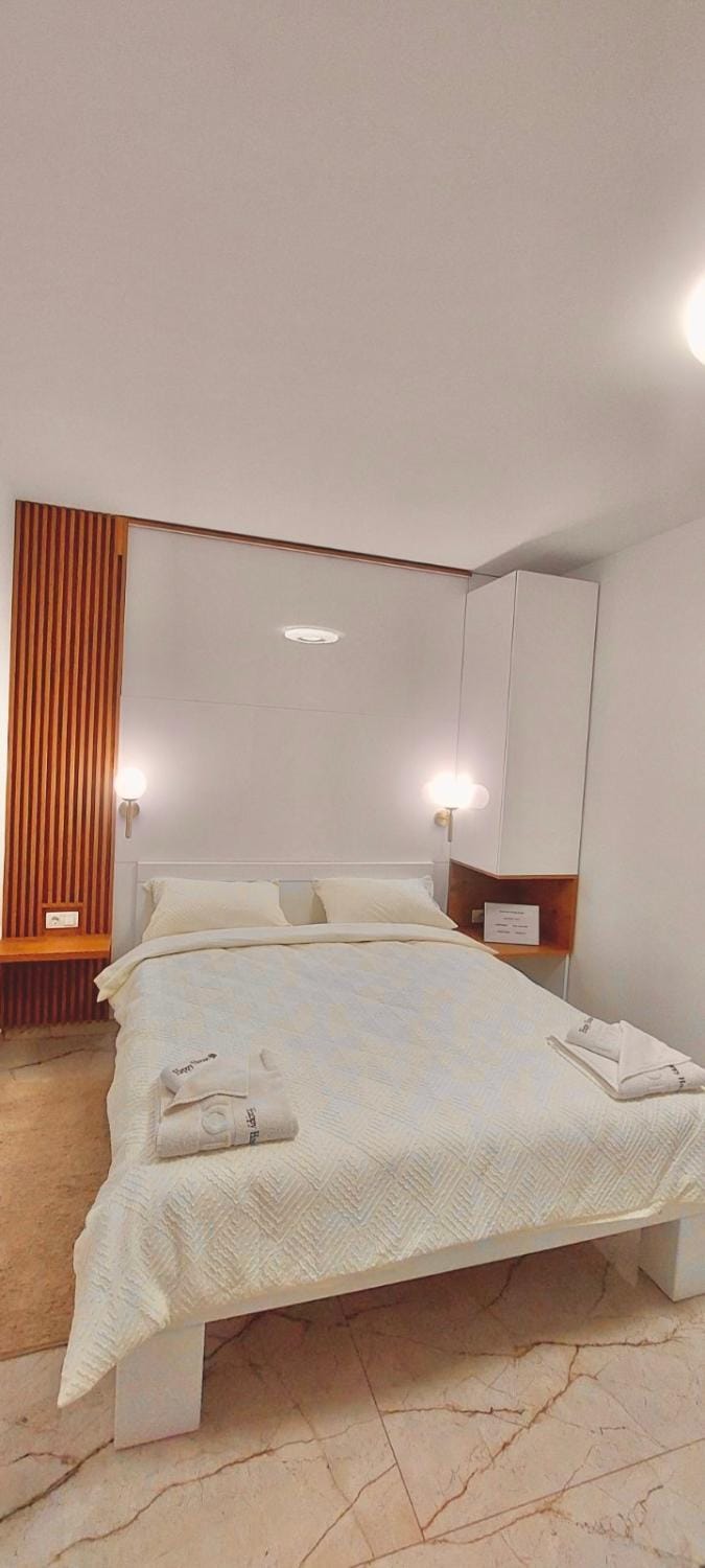 AIRPORT APARTMANI HAPPY HOUSE free parking & early check-in Apartment in Belgrade