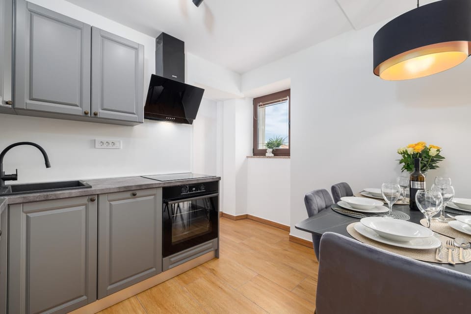 Kitchen or kitchenette, pet friendly