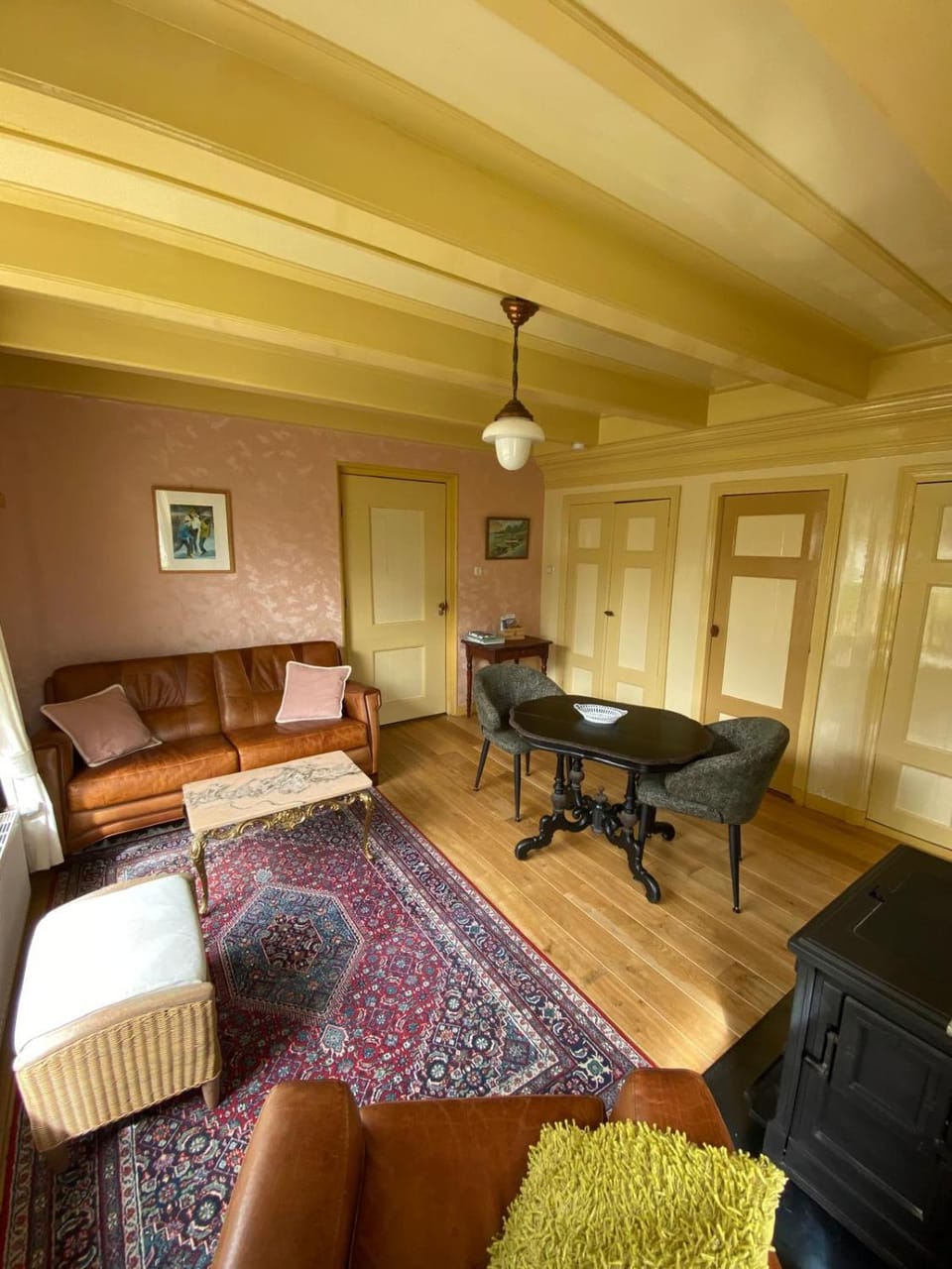 Huis in Marrum uit 1880 met grote tuin. Apartment in Friesland, Netherlands
