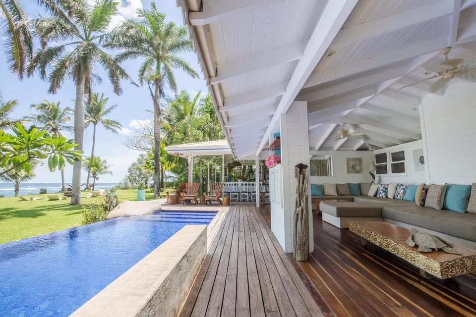 Garden, Living room, Swimming pool