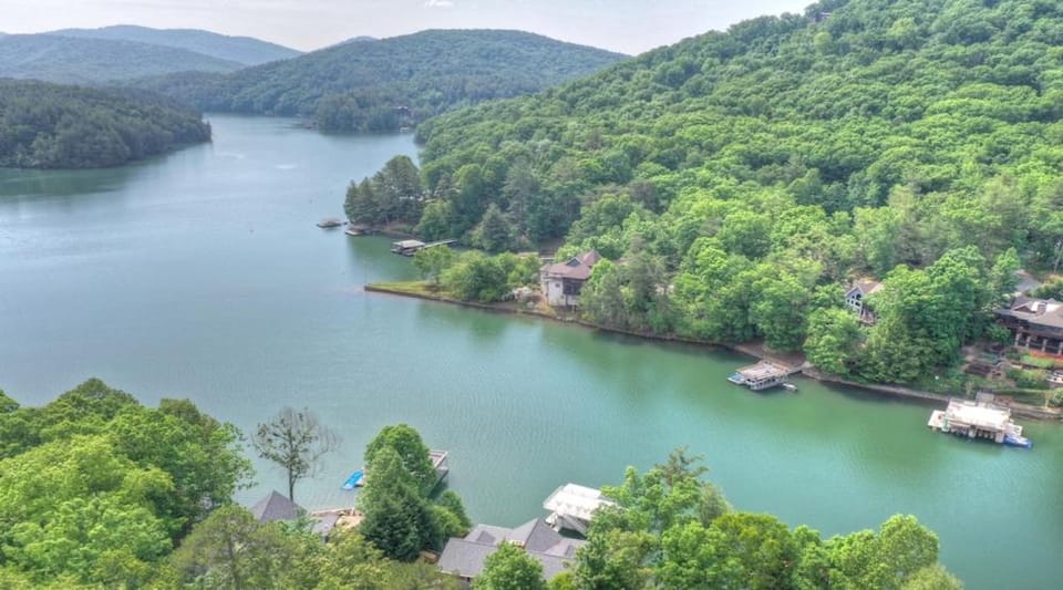 Jump Right In House in Blue Ridge Lake