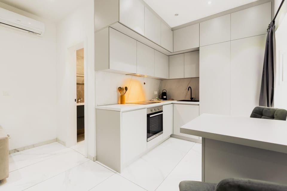 Home Sofia Room 1-By EasyLife Swiss Apartment in Lugano