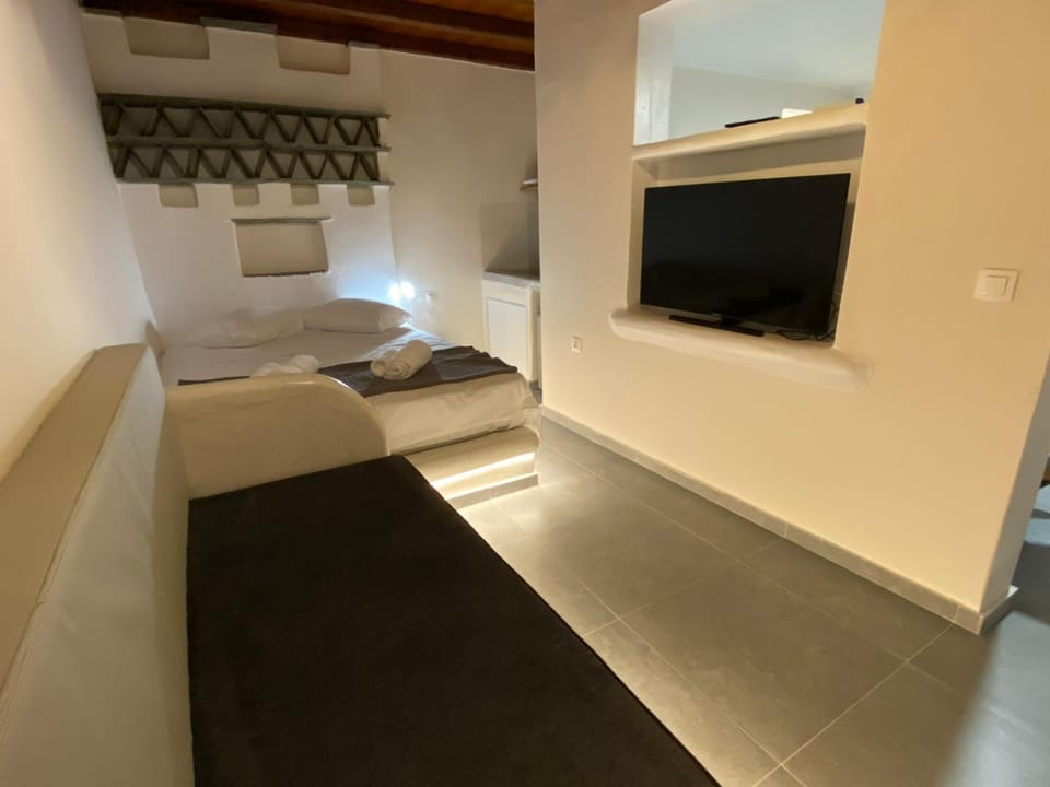 Iakovos’ Luxury Penthouse Apartment in Decentralized Administration of the Aegean