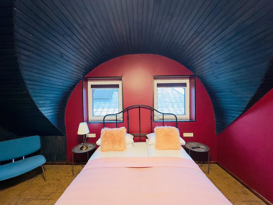 Broken bed hootel Hotel in Lithuania