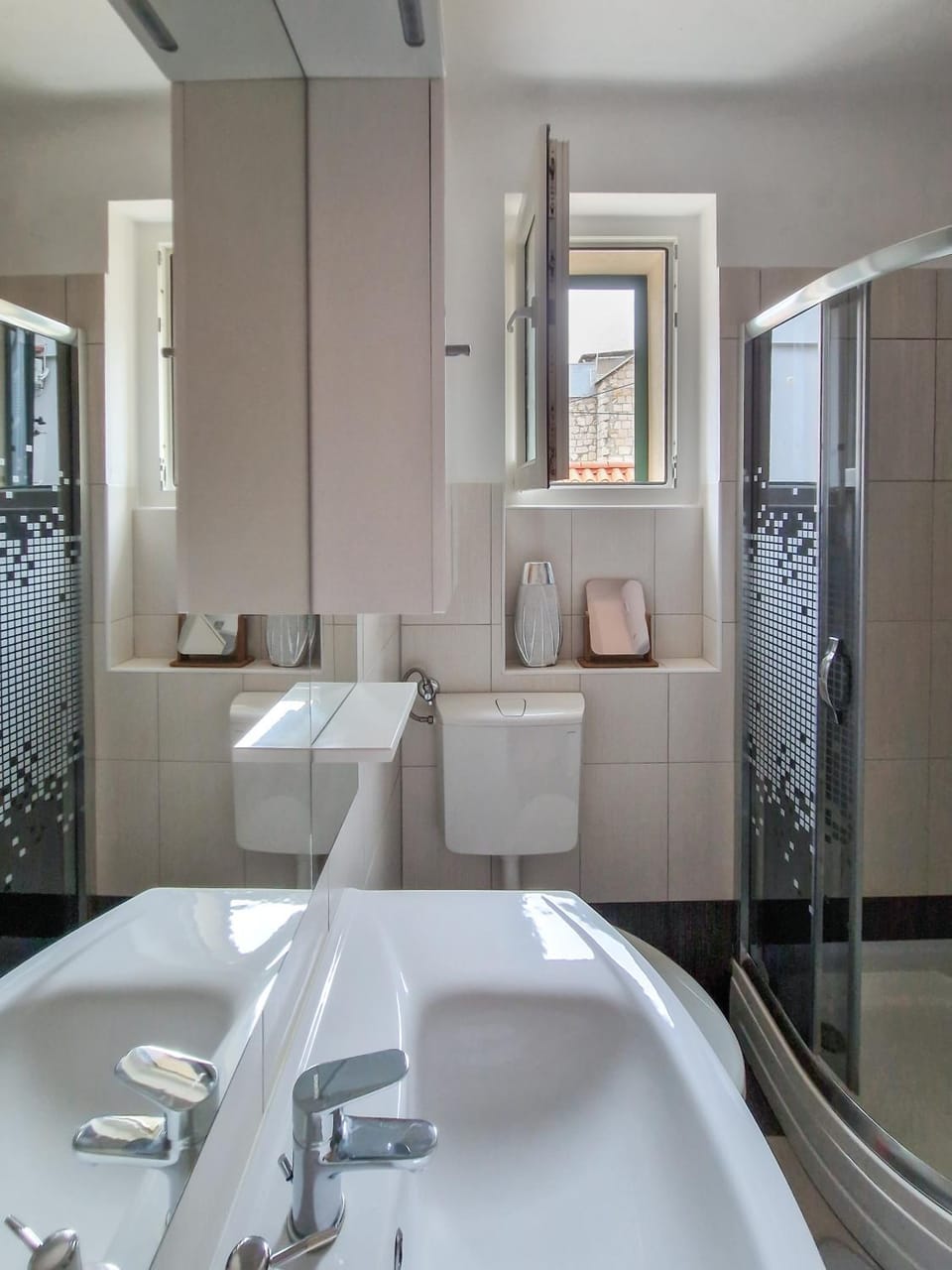 Shower, Bathroom, Bath, towels