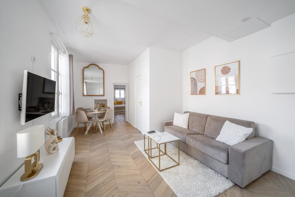 TV and multimedia, Living room, Seating area, internet