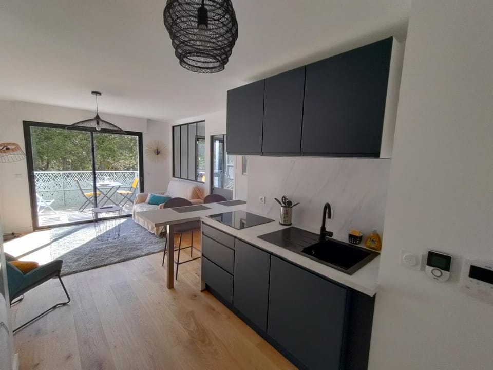 TV and multimedia, Balcony/Terrace, Kitchen or kitchenette, Living room, Dining area