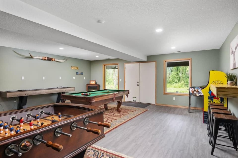 Iron Mountain - Spacious Secluded Lodge with Hot Tub & Game Room House in Clackamas County