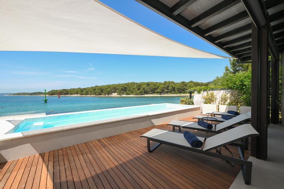 Property building, Swimming pool