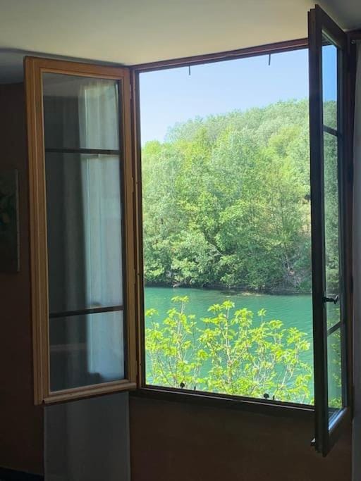 Maison en Provence au bord de la rivière House in Provence-Alpes-Côte d'Azur