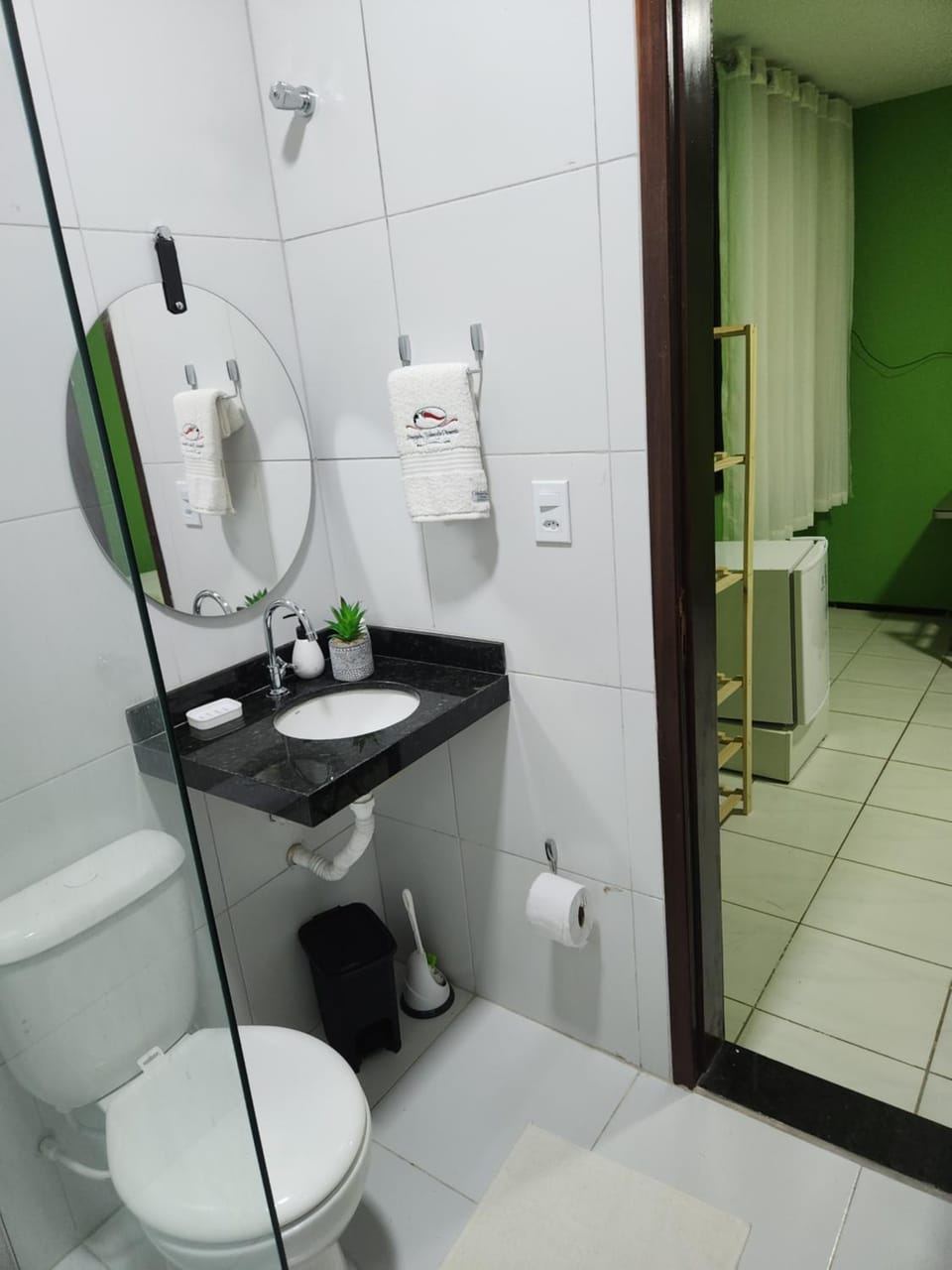 Shower, Toilet