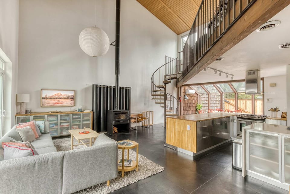 Blue Heron - Modern Chef Kitchen, Hot Tub near Beach House in Washington