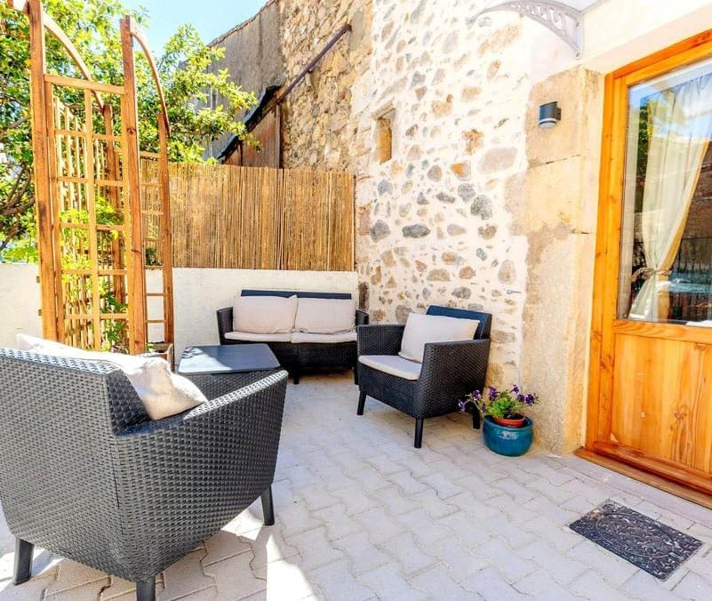 Property building, Balcony/Terrace
