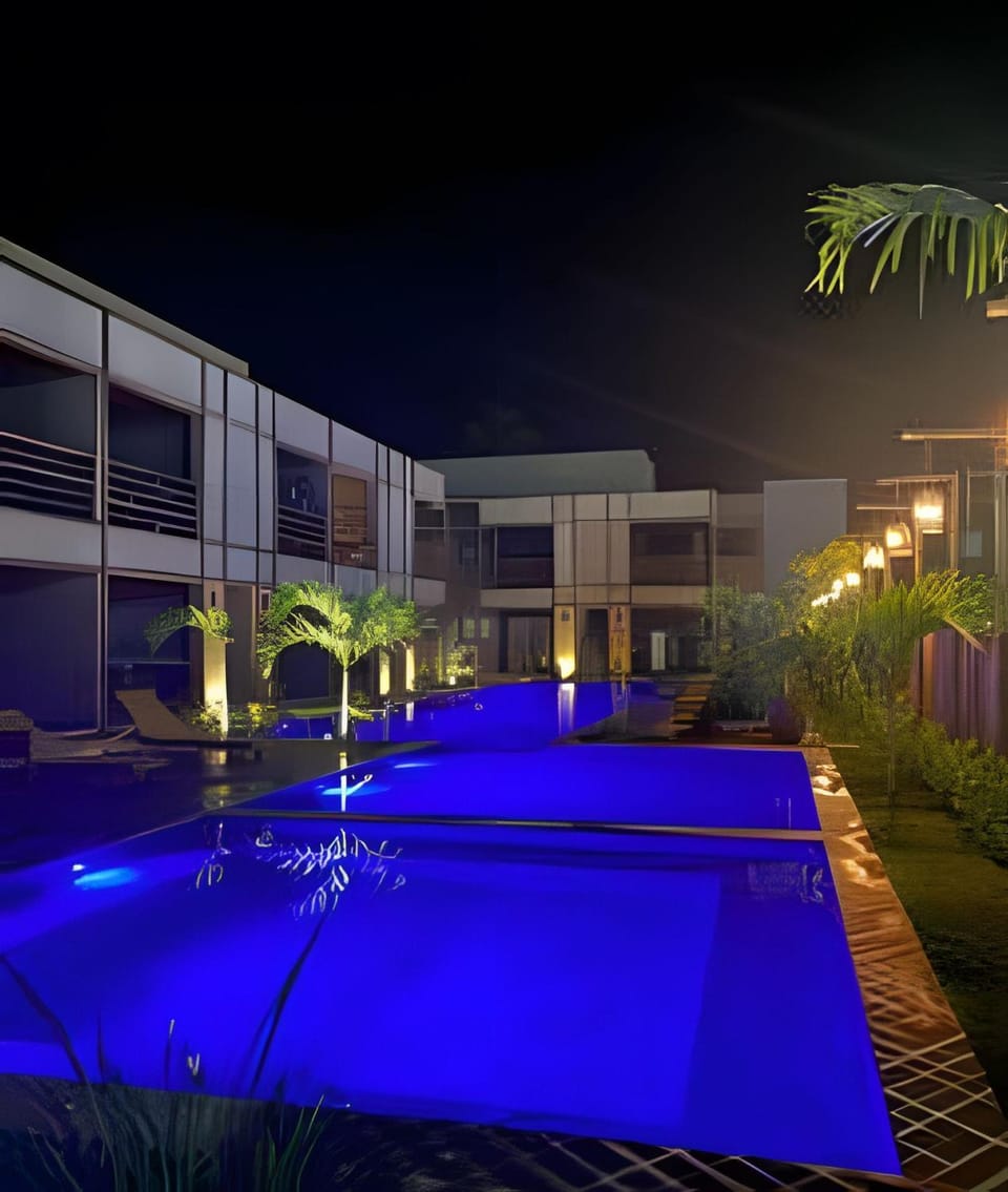 Hot Spring Bath, Swimming pool