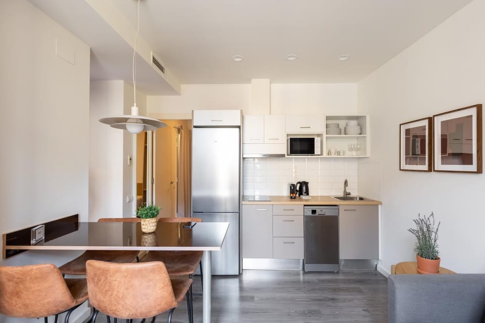 Kitchen or kitchenette, Dining area, air conditioner