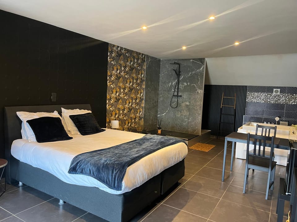 Symbiose hotel Love hotel in Charleroi