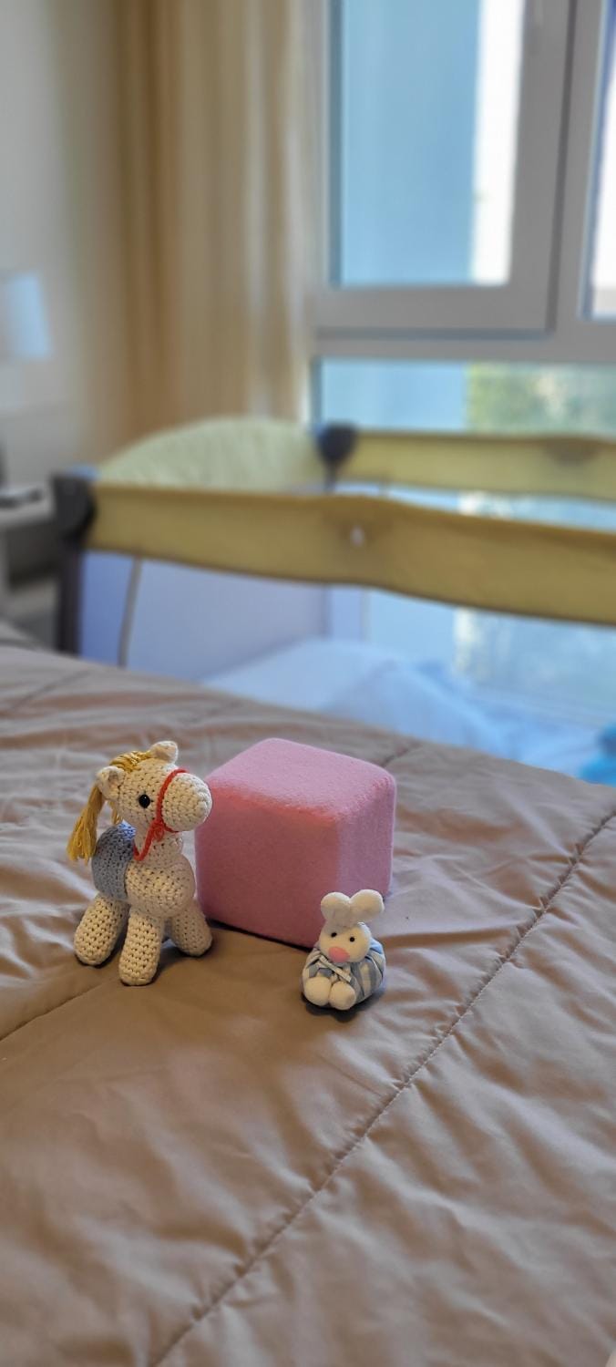 Bed, Entertainment, young children, cot