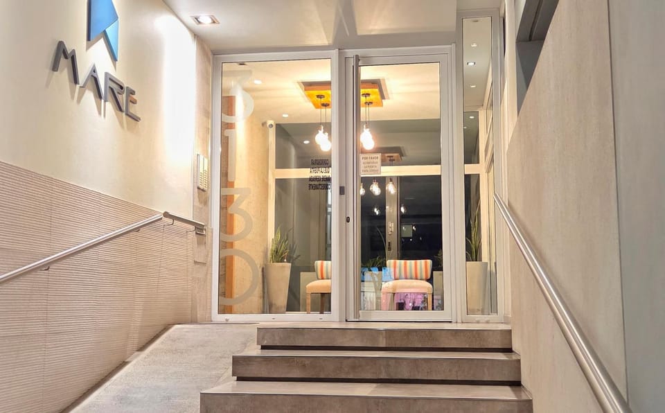 Property building, Facade/entrance, Lobby or reception, acessibility