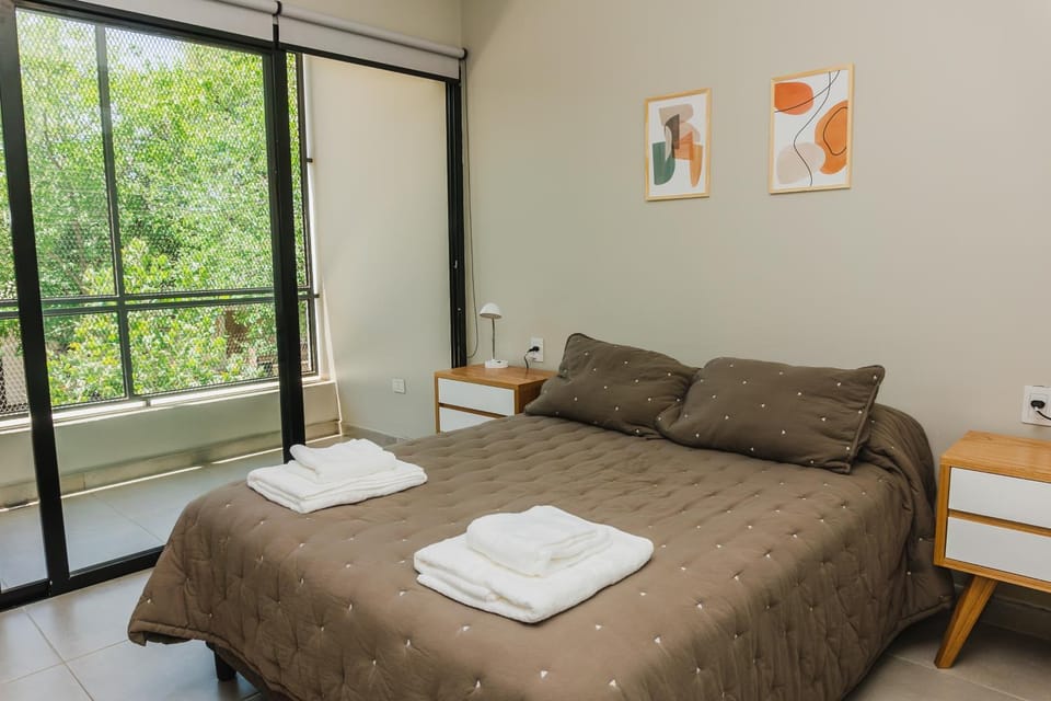 Bed, Photo of the whole room, Bedroom, towels