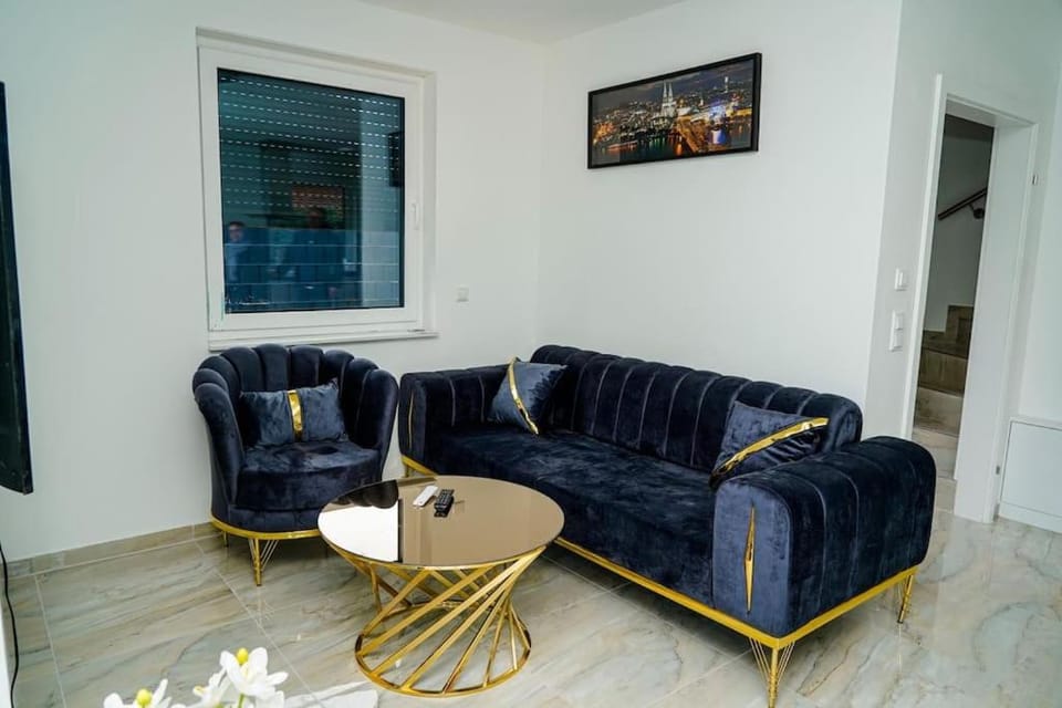 Seating area, Evening entertainment