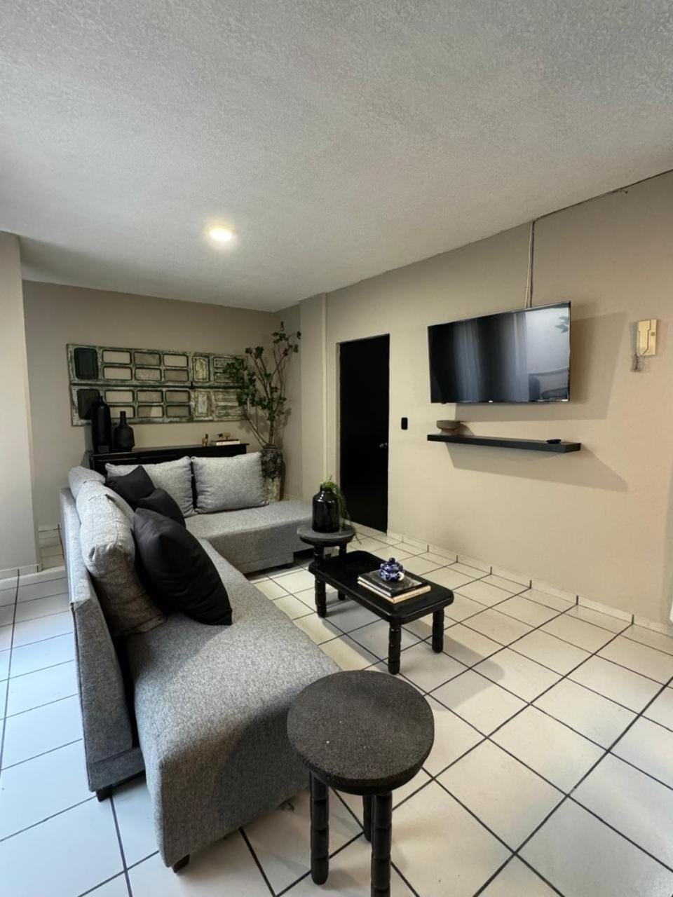 Communal lounge/ TV room