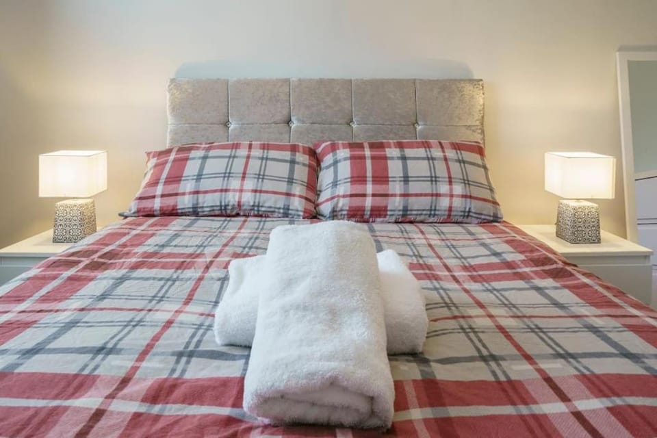 Central and Stylish 2 Bedroom Ravenhill Road Flat Apartment in Belfast