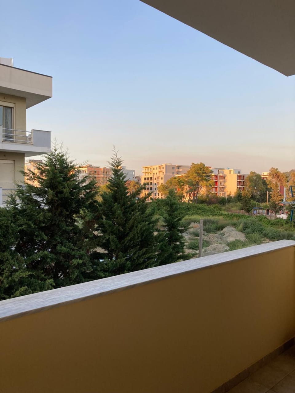 View (from property/room), Balcony/Terrace, City view, Garden view