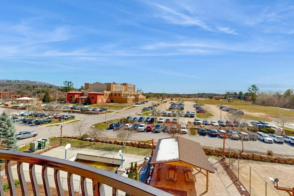 Chula Vista Condo 2446 Fairway Getaway Apartment in Wisconsin Dells