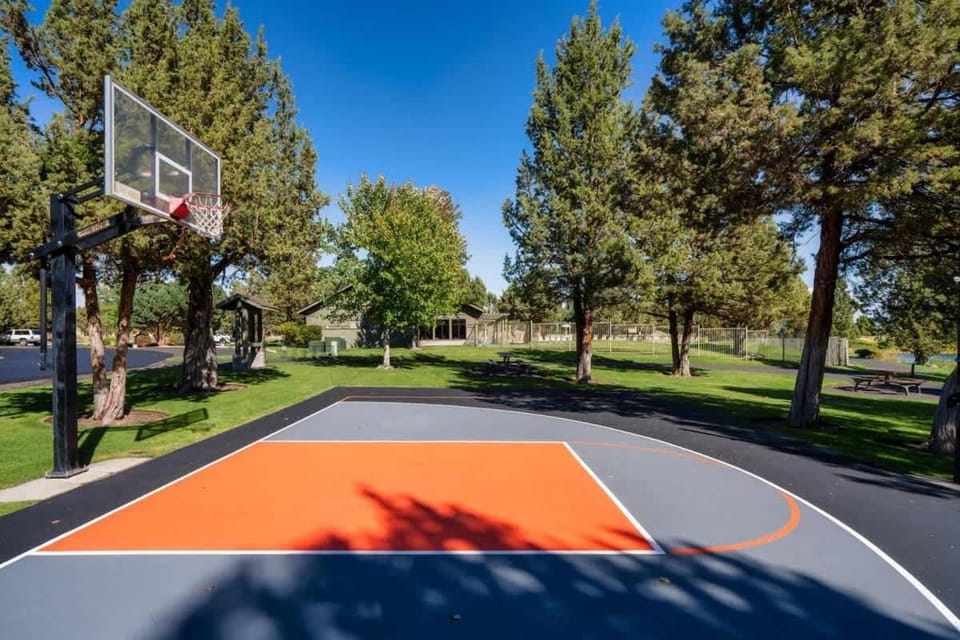 Desert Sky Daydream · Eagle Crest Golf Resort Serene 3BR Home House in Oregon
