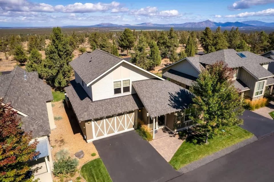 Desert Sky Daydream · Eagle Crest Golf Resort Serene 3BR Home House in Oregon