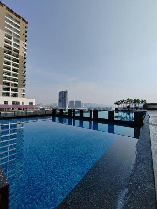 Landmark2 Spacious Studio w Wi-Fi Netflix Apartment in Negeri Sembilan, Malaysia