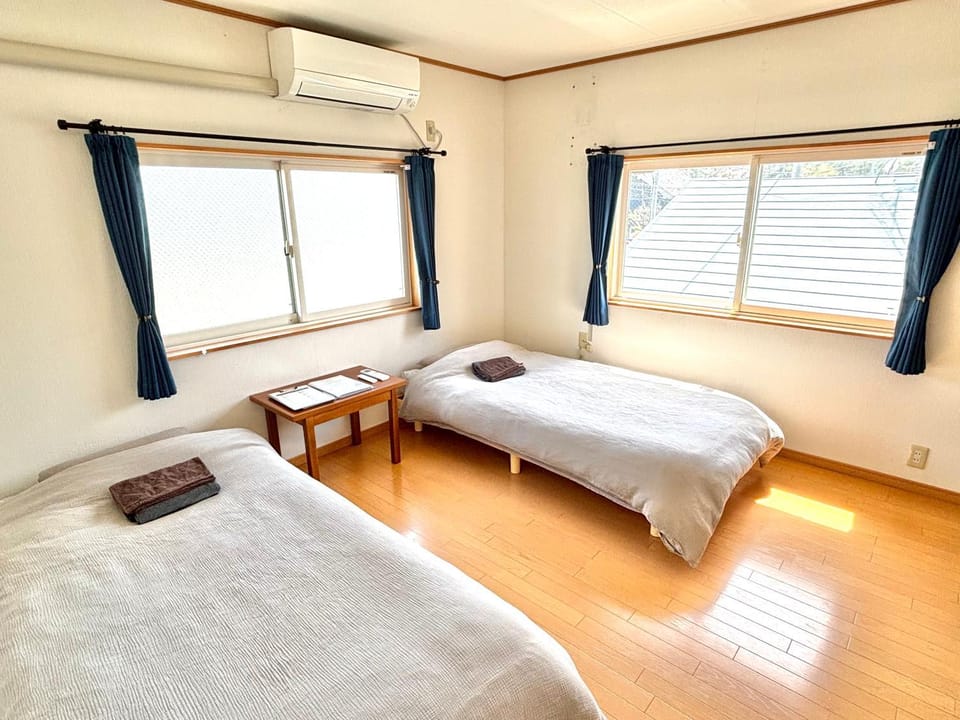 SUBAKO 1日1組限定の宿とcommunity space Bed and Breakfast in Japan