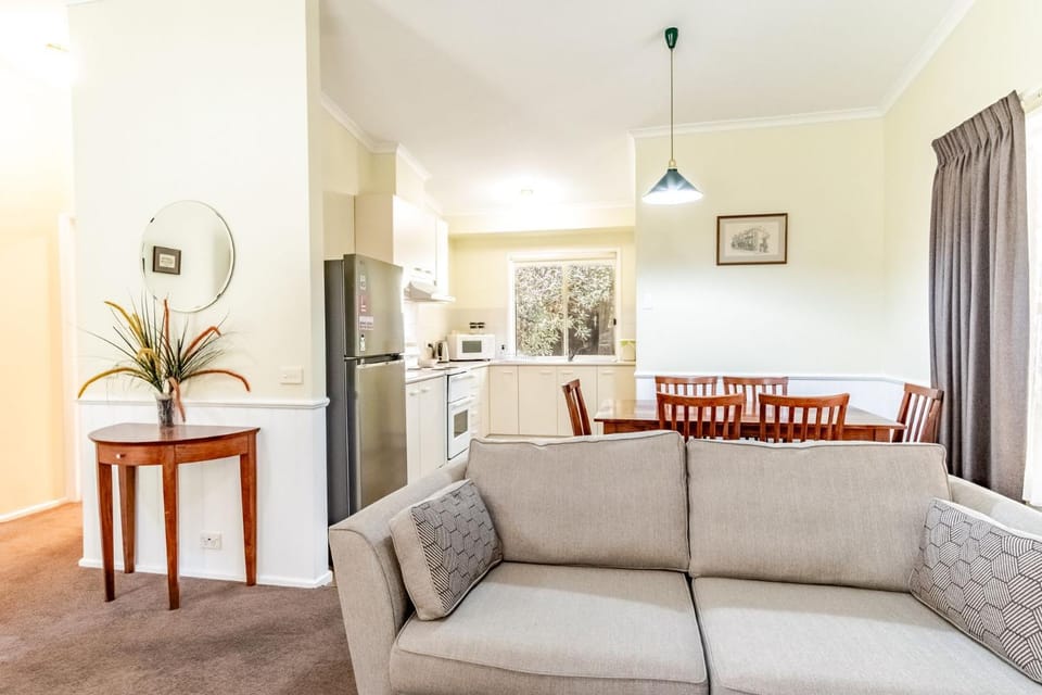 Silver Birches Holiday Village - Unit 10 House in Porepunkah