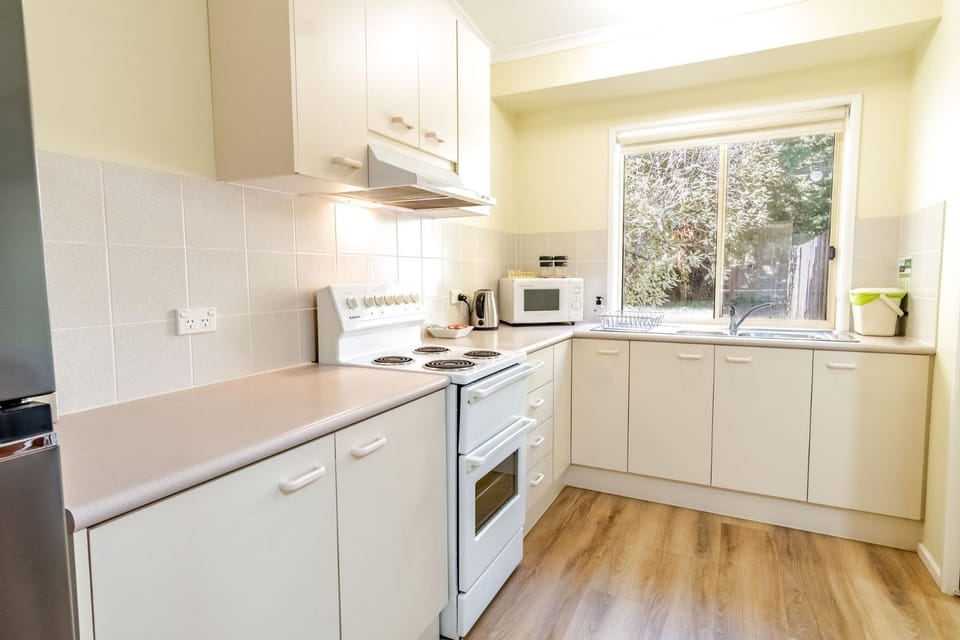 Silver Birches Holiday Village - Unit 10 House in Porepunkah