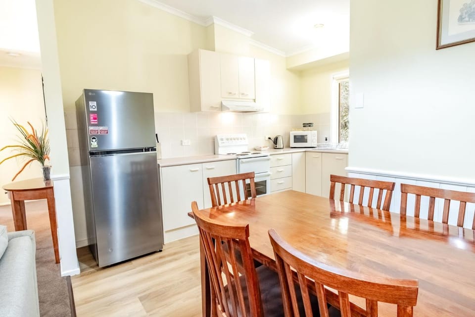 Silver Birches Holiday Village - Unit 10 House in Porepunkah