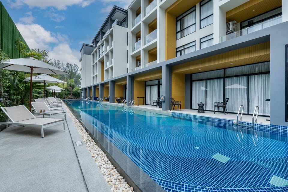 Day, Pool view, Swimming pool, Swimming pool, sunbed