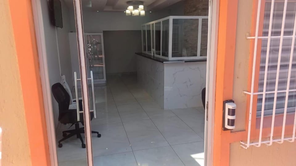 De'moore Guest House Bed and Breakfast in Johannesburg
