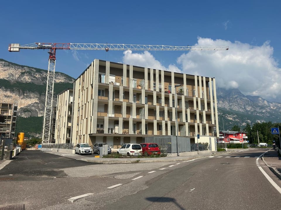 Property building, Neighbourhood, Mountain view, Parking